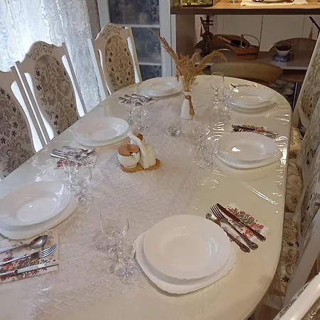 Sonjashnyj Gasthof Laseschtschyna